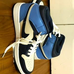 Nike Jordan retro 1 mid